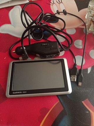 GPS Garmin nüvi con cargador