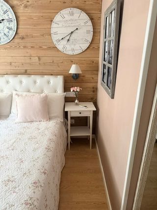 Cabecero y cama de matrimonio