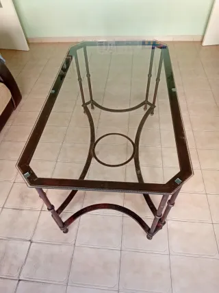 Mesa de forja con tapa de cristal