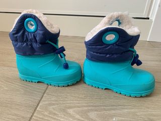 Botas de nieve infantiles azul y turquesa