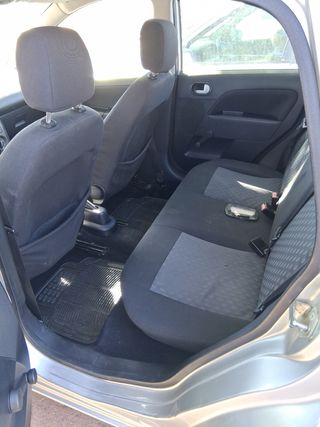 ford fiesta ford fiesta 2004