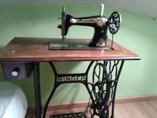 Máquina de coser Singer antigua