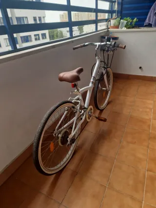 Bicicleta infantil blanca
