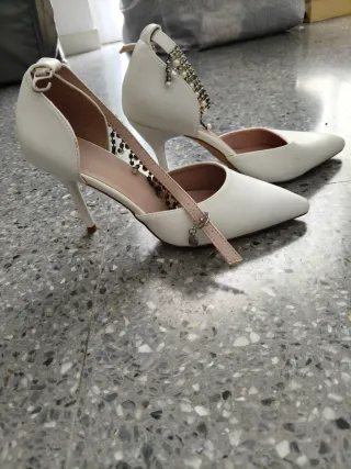Zapatos de Novia Blancos con Tira