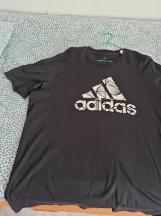 Camiseta Adidas Negra Logo Blanco
