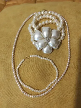 2 Collares y 2 Pulseras Perlas/Bisutería