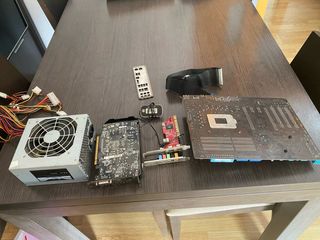 Componentes PC: Fuente, Gráfica, Placa Base,

