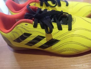 Zapatos de fútbol Adidas amarillos talla 35