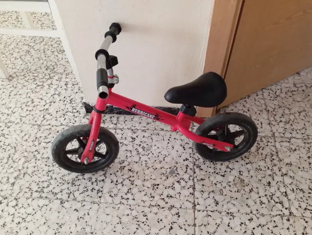 Bicicleta infantil roja HURRICANE