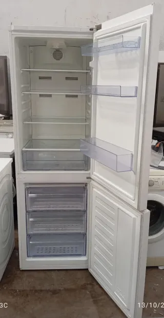 Nevera Beko 185cm x 60cm