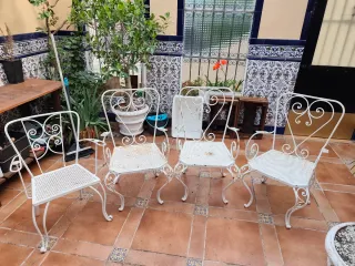 Tavolo da giardino in ferro battuto e 4 sedie