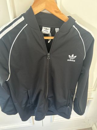 Chaqueta Adidas Original Negra
talla 15-16