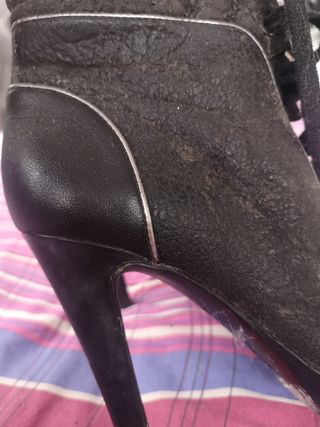 Botín Guess Talla 37 Negro