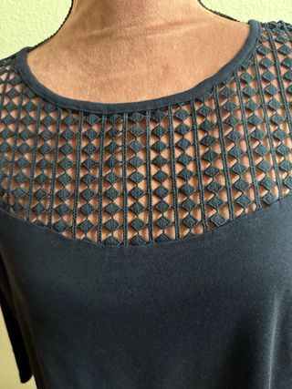 Camiseta azul marino con encaje talla 40