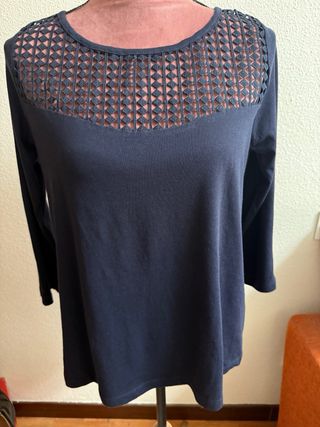 Camiseta azul marino con encaje talla 40