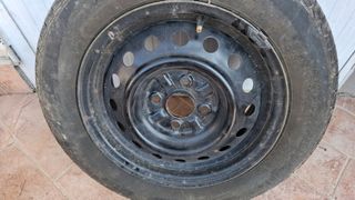 Ruote con cerchi Yaris 2004