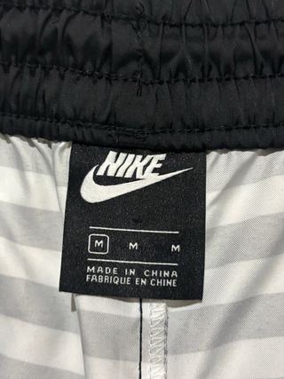 Bermudas Nike Mujer Rayas Blanco y Negro