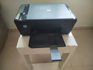 Impresora HP Deskjet F2420 Gris