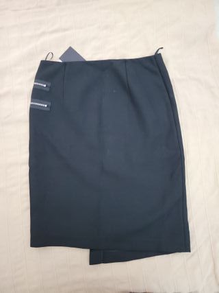 Falda Zara cremallera y bolsillos cremallera Talla