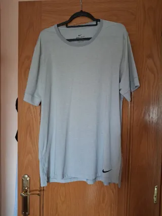 Camiseta Nike Dri-Fit Talla XL Gris