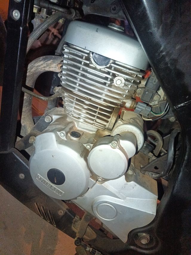 Motor Daelim 125 cc