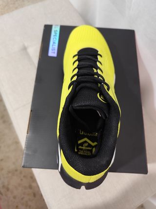 Zapatilla Bullpadel Vertex Vibram 25V Amarillo
