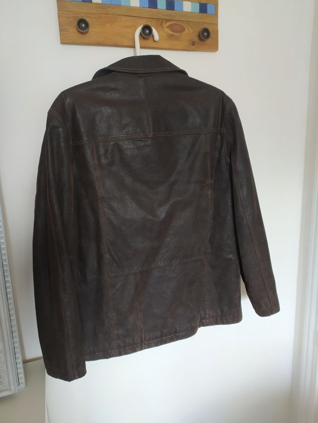 Abrigo de piel marrón