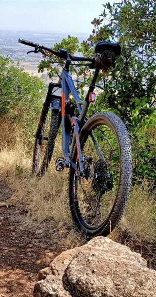 Bicicleta CUBE STEREO 120 TM Montaña