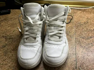 Zapatillas Adidas altas niño blancas