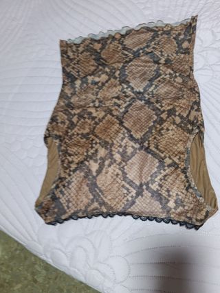 Top tirantes estampado serpiente talla M