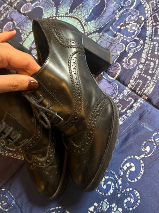 Contigo Oxford con tacco nero
