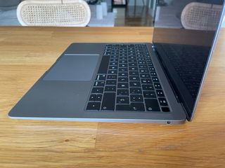 MacBook Air 13” Gris Espacial 128GB