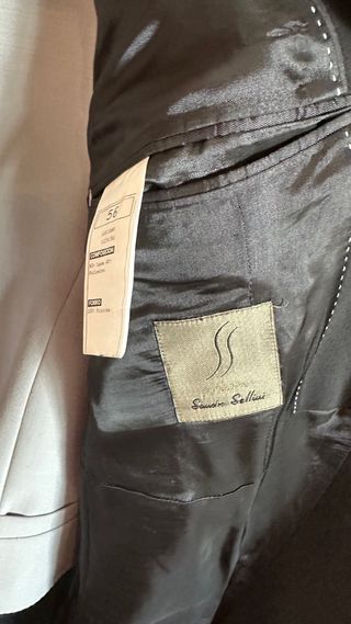 Traje negro para eventos formales
