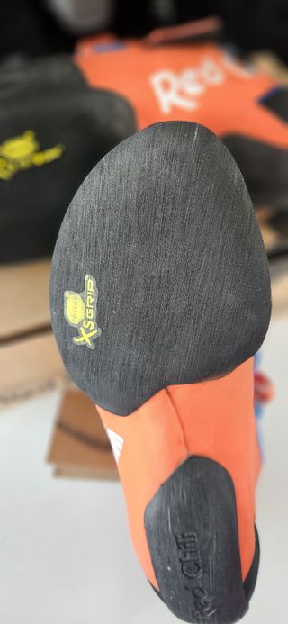 Pies de gato Red Chili voltage X talla 38