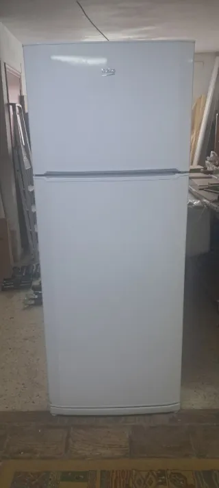 Nevera Beko blanca