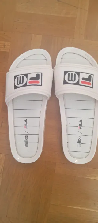 Sandalias Melissa Slide + Fila Blancas