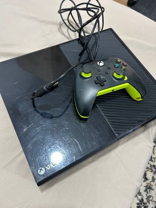 Xbox One 500 GB con mando 