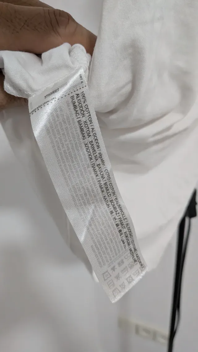 Camiseta Mango Blanca V-Neck