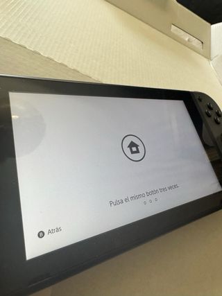 Nintendo Switch + cargador y dock +funda de regalo
