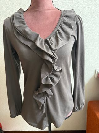 Blusa manga larga con volantes