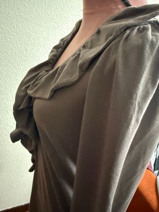 Blusa manga larga con volantes