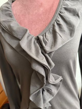 Blusa manga larga con volantes