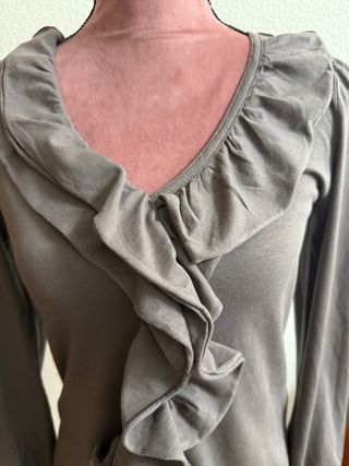 Blusa manga larga con volantes