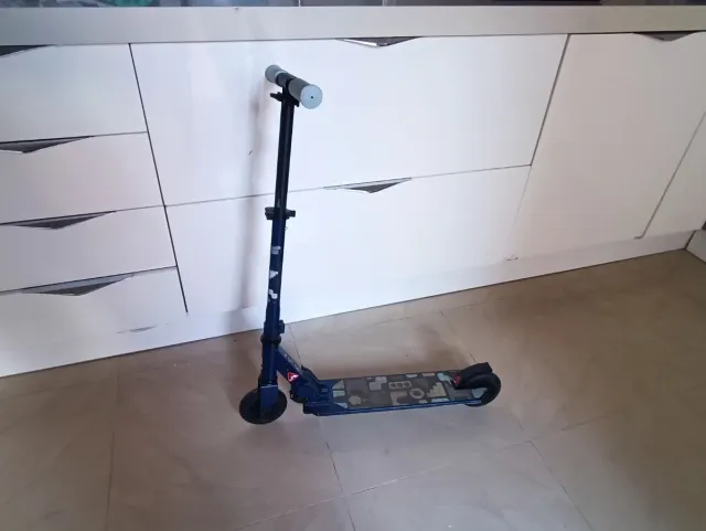 Patinete infantil azul