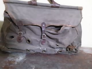 Bolso de cuero de caza antiguo