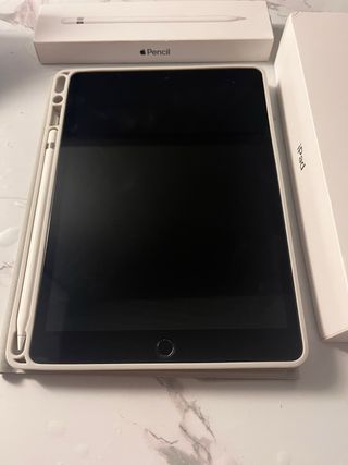 iPad di ottava generazione bianco + Apple Pencil