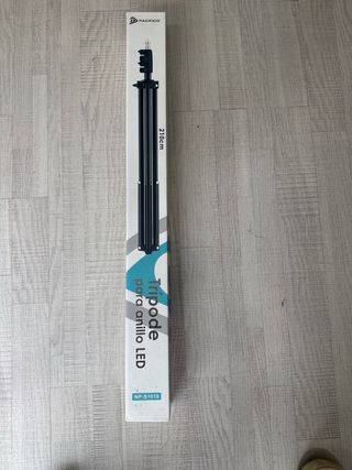 Proyector Blanco con Tripod