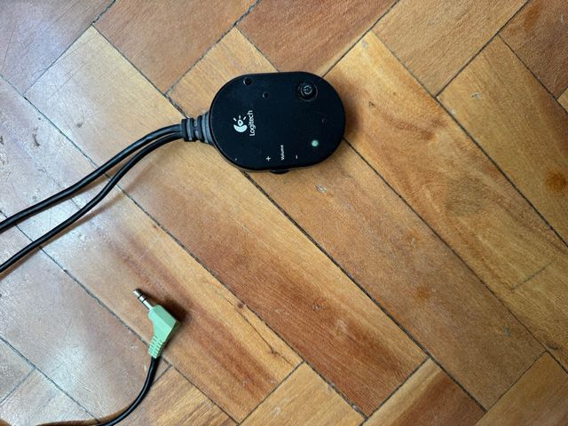 Altavoces Logitech Negros