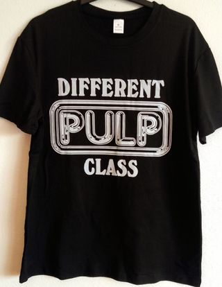 Camiseta Pulp Diferente Clase Talla M