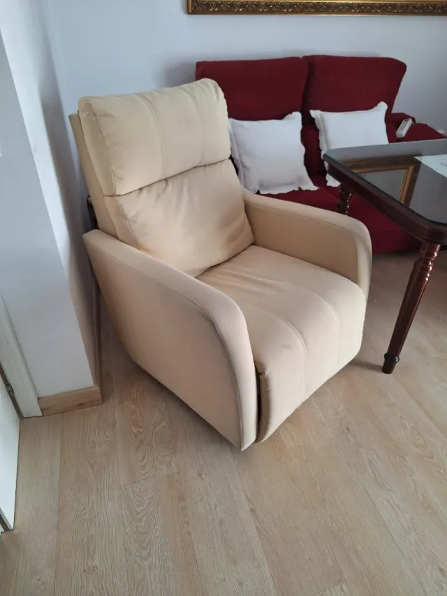 Sillón reclinable eléctrico beige